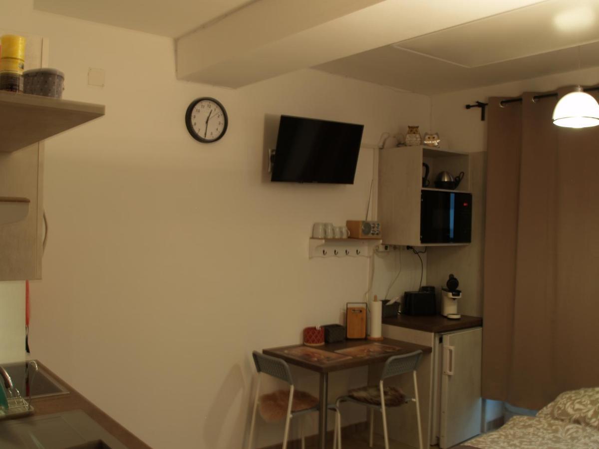 Lg Tiny Apartment Korneuburg Luaran gambar